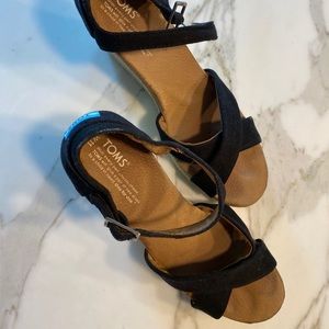 Toms Black and Tan Wedges